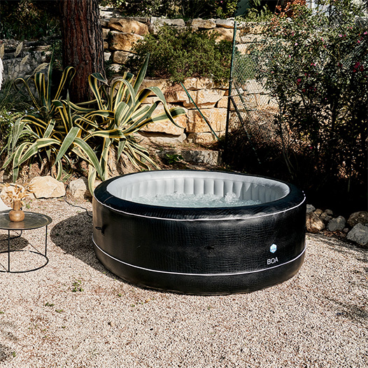 Inflatable Premium Spa Boa garden full view