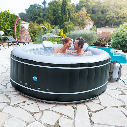 Inflatable spa Montana couple